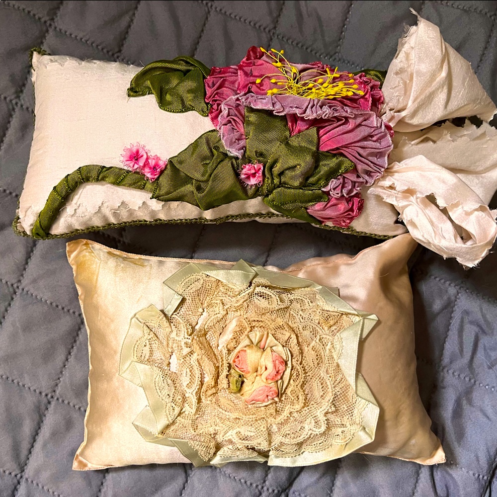 Lavender decorative pillows small